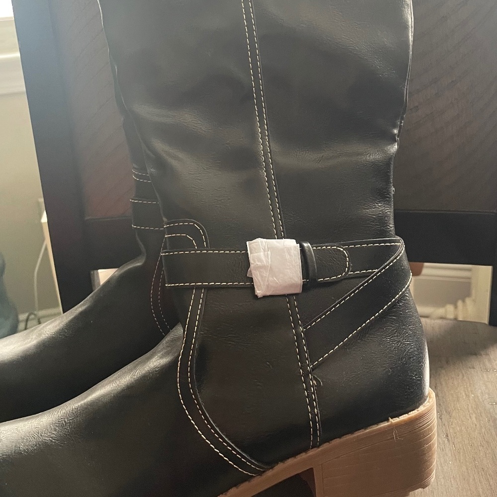 NWT Women’s Black Boots - Sz 11